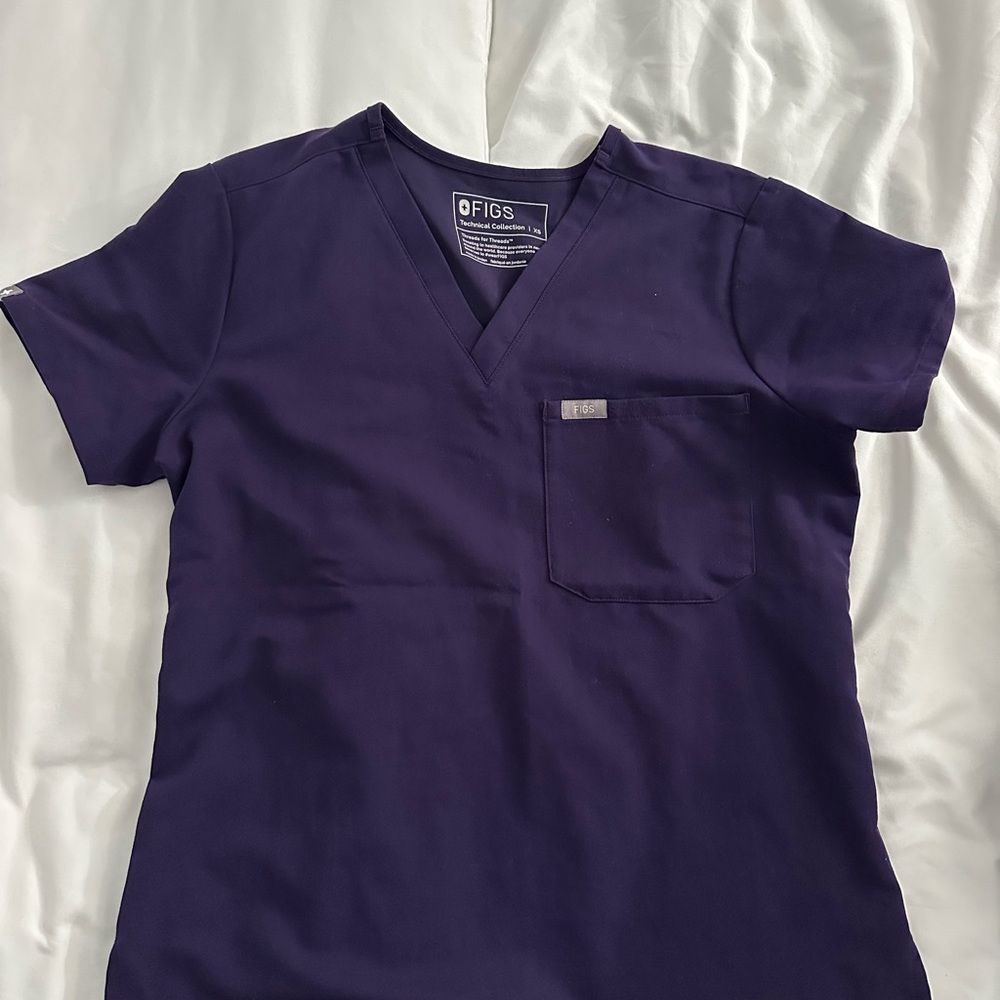 Figs Caterina One Pocket Scrub Top (Purple Jam, XSP)